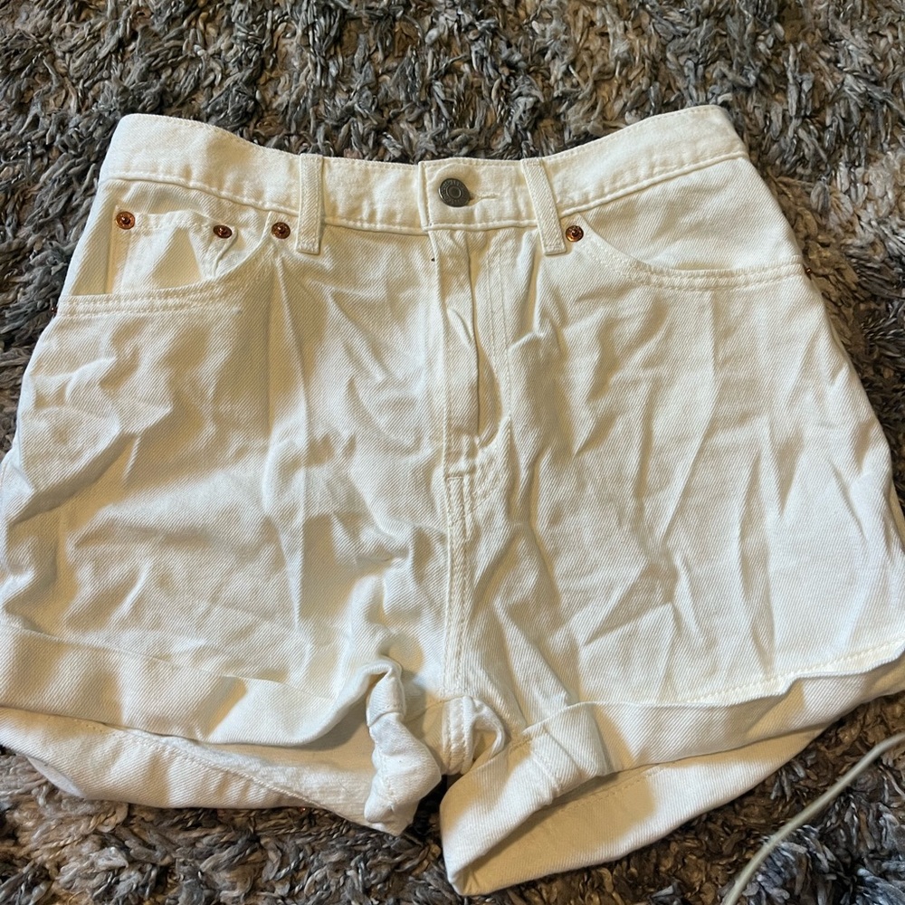 Signature by Levi Strauss White Jean Shorts a line mom shorts size 27